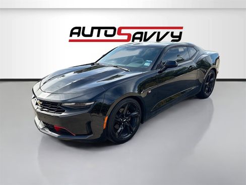 Used 2019 Chevrolet Camaro LT image 3