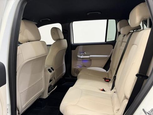 Used 2025 Mercedes-Benz GLB 250 image 21