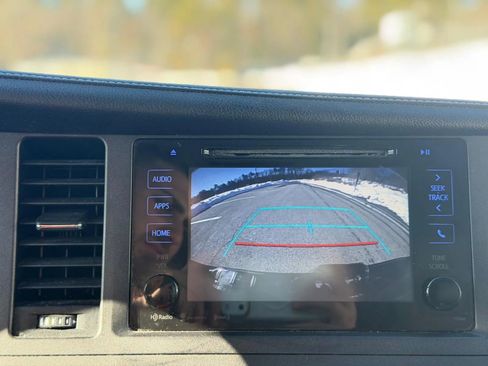 Used 2017 Toyota Sienna XLE image 15