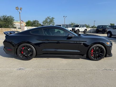Used 2020 Ford Mustang Shelby GT500 w/ Technology Package RWD image 2