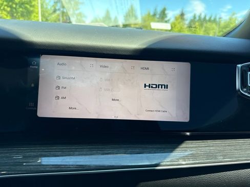 Used 2022 Jeep Wagoneer Series III w/ Rear Seat Entertainment Group AWD/4WD image 17