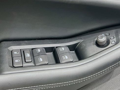 New 2025 Jeep Grand Cherokee Laredo image 17