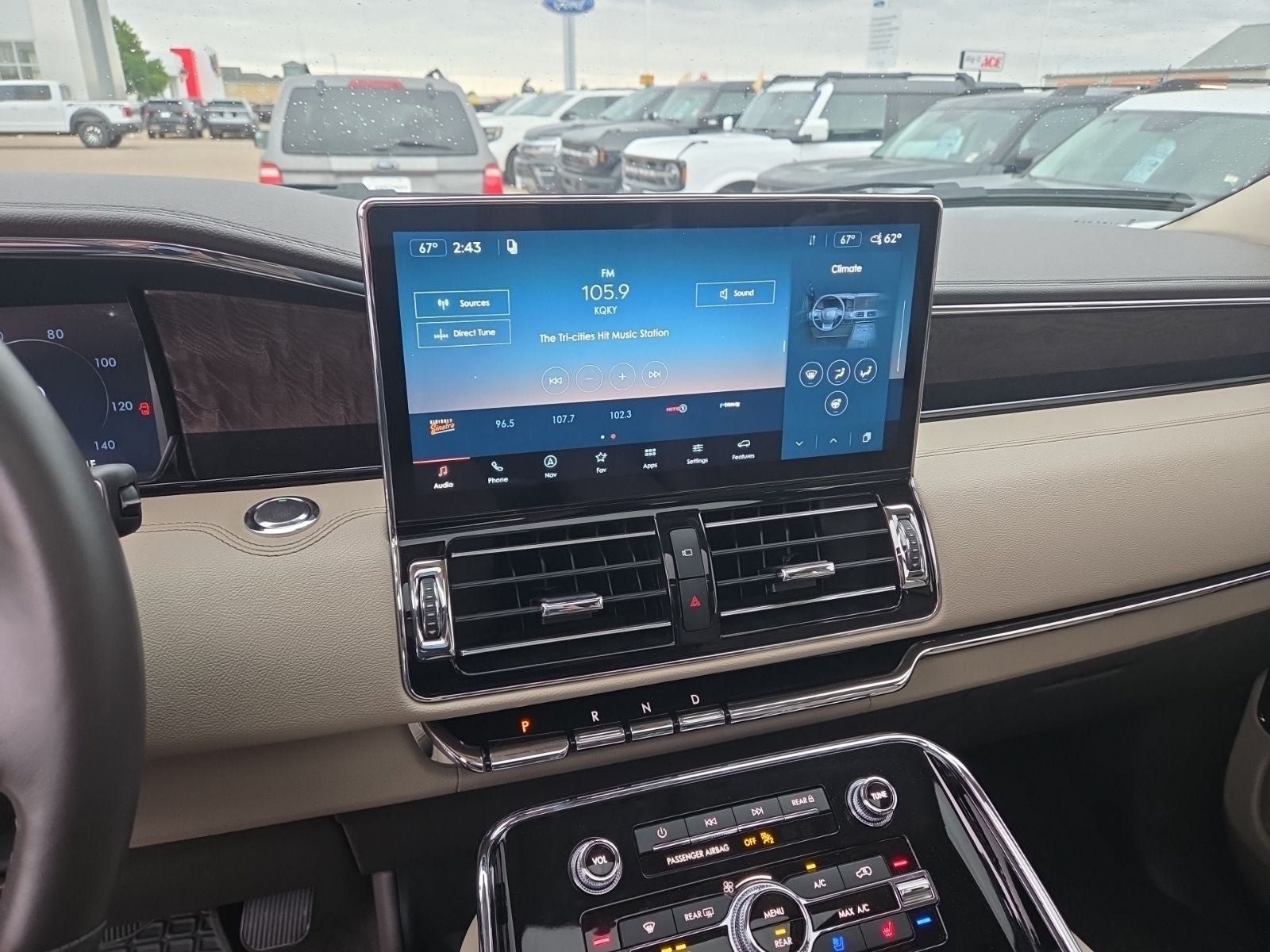 Used 2023 Lincoln Navigator 4WD image 12