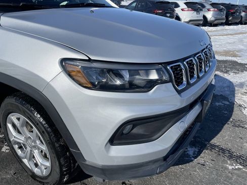 Used 2024 Jeep Compass Latitude image 24