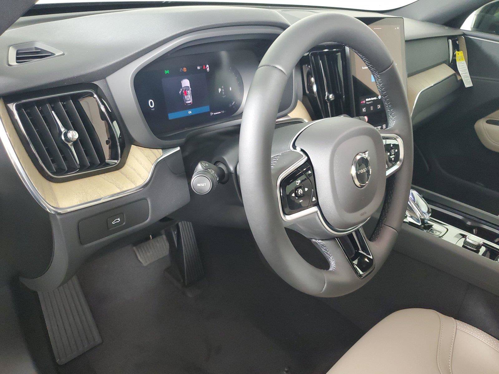 New 2027 Volvo XC60 B5 Core AWD/4WD image 24