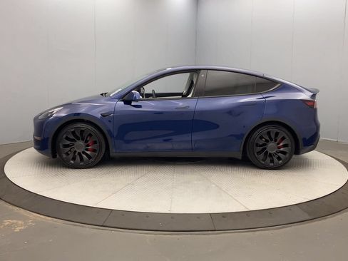Used 2022 Tesla Model Y Performance AWD/4WD image 2