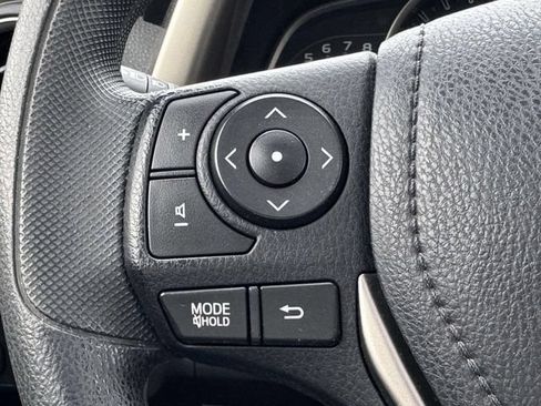 Used 2013 Toyota RAV4 XLE AWD/4WD image 23