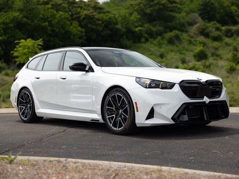 Used 2025 BMW M5 Touring w/ M Driver's Package AWD/4WD image 9
