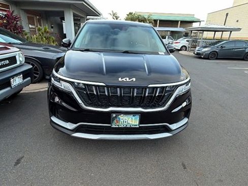 Used 2023 Kia Carnival LX image 7