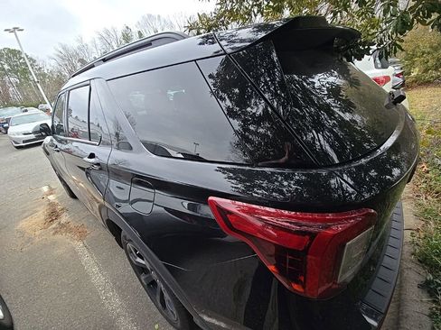 Used 2023 Ford Explorer ST w/ Equipment Group 401A image 4