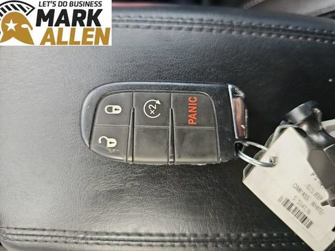 Used 2025 Jeep Compass Limited AWD/4WD image 34