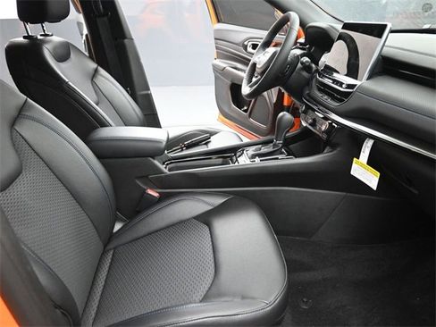 New 2026 Jeep Compass Latitude w/ Mopar Graphics Package image 16