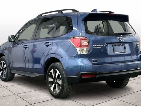 Used 2017 Subaru Forester 2.5i Premium w/ All-Weather Package image 10