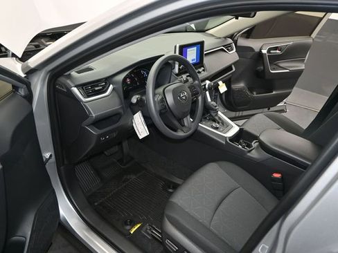 Used 2025 Toyota RAV4 XLE image 4