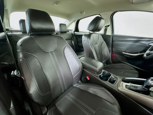 Used 2012 Ford Focus SEL image 25