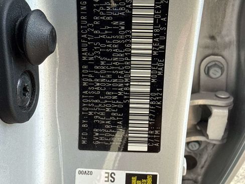 Used 2024 Toyota Corolla LE FWD image 27