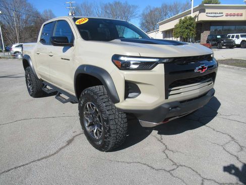 Used 2024 Chevrolet Colorado ZR2 image 9