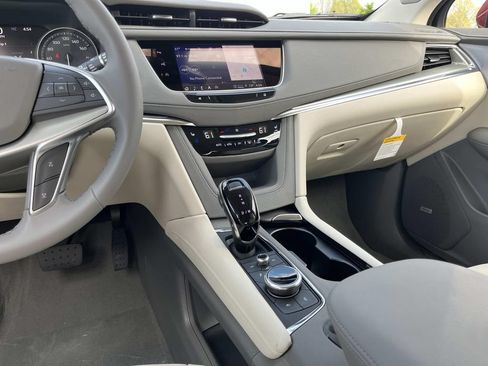 New 2026 Cadillac XT5 Premium Luxury w/ Driver Assist Package AWD/4WD image 15