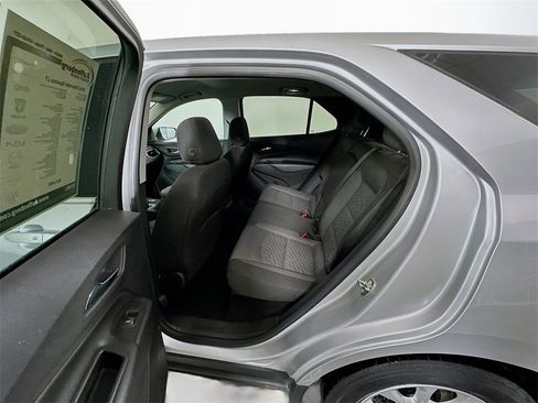 Used 2018 Chevrolet Equinox LT image 23