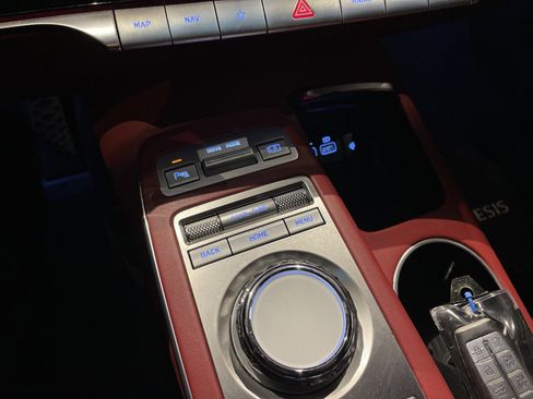 Used 2022 Genesis GV70 3.5T Sport w/ Sport Prestige Package image 35