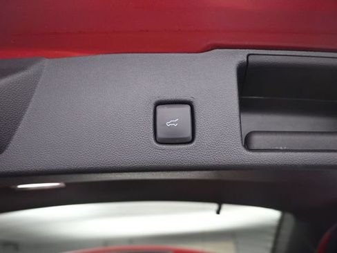 Used 2022 Ford Escape SE w/ SE Sport Appearance Package FWD image 28
