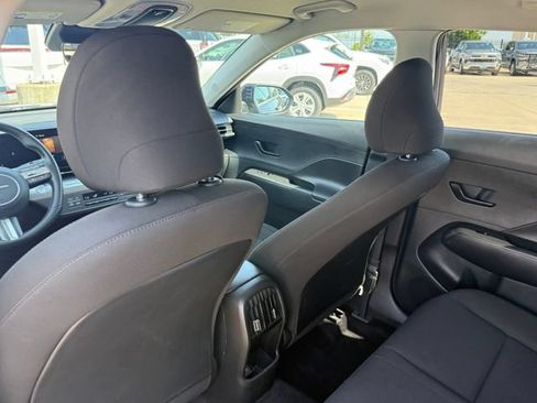 Used 2025 Hyundai Kona SEL FWD image 23