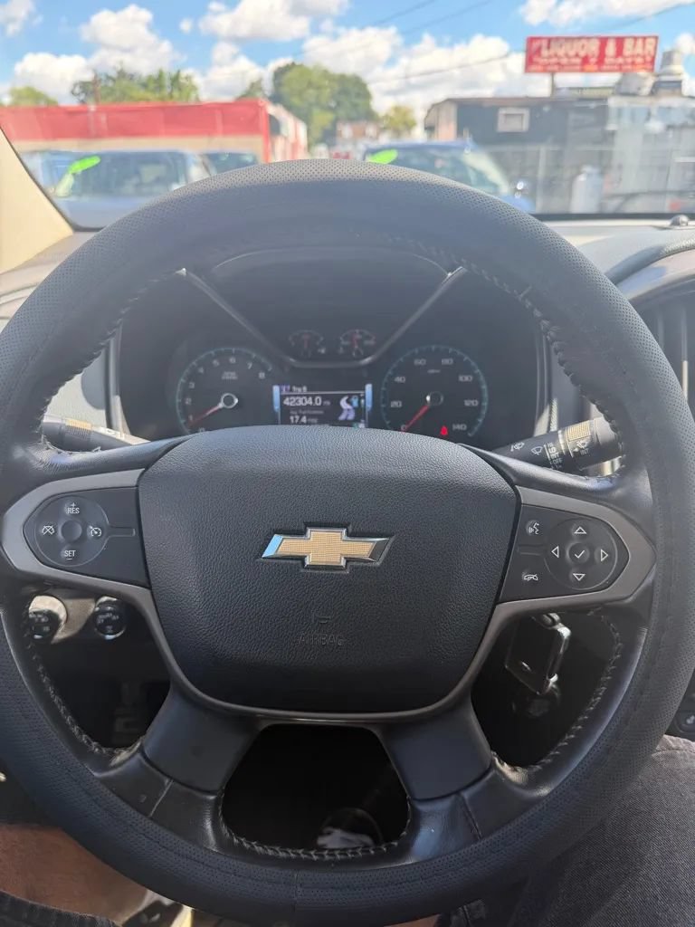 Used 2017 Chevrolet Colorado Z71 w/ Z71 Midnight Edition AWD/4WD image 12