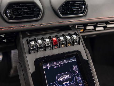 Used 2023 Lamborghini Huracan Sterrato image 26