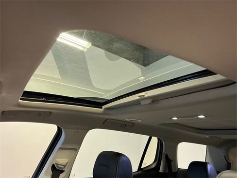 Used 2021 GMC Acadia Denali w/ Denali Technology Package image 31