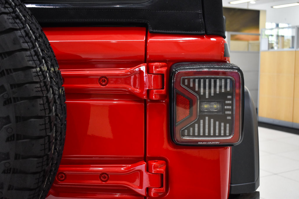 Used 2024 Jeep Wrangler Sport AWD/4WD image 16