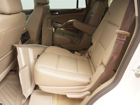 Used 2019 GMC Yukon SLT w/ Open Road Package AWD/4WD image 13