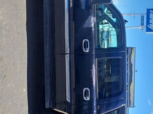 Used 2006 GMC Yukon XL SLT w/ SLT Preferred Equipment Group image 4