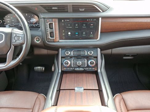 Used 2023 GMC Yukon Denali Ultimate image 19