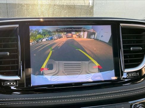 Used 2024 Chrysler Pacifica Limited FWD image 14