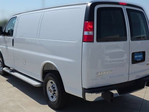 Used 2025 GMC Savana 2500 w/ Driver Convenience Package RWD image 3