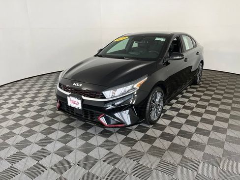 Used 2023 Kia Forte GT-Line w/ GT-Line Technology Package FWD image 3
