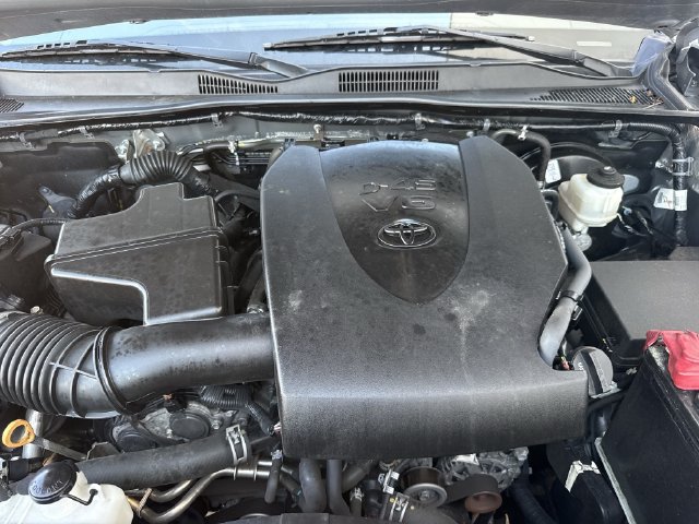 Used 2021 Toyota Tacoma TRD Sport AWD/4WD image 33