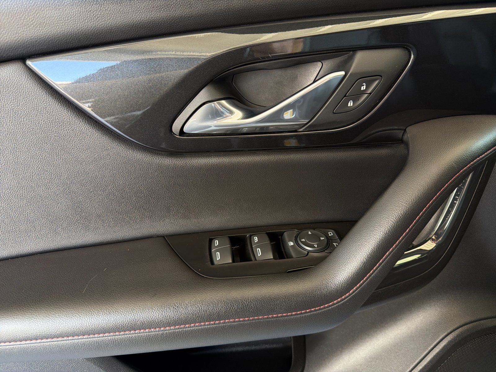 Used 2021 Chevrolet Blazer RS w/ Driver Confidence II Package FWD image 10