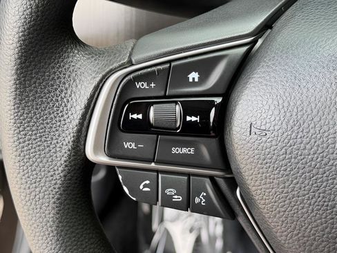 Used 2018 Honda Accord LX image 33
