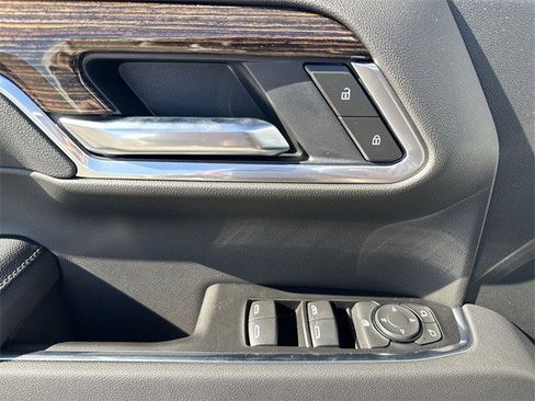 New 2026 GMC Sierra 1500 Elevation image 13