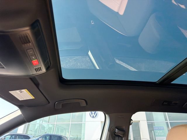 Certified 2024 Volkswagen Tiguan SE R-Line AWD/4WD image 21