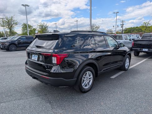 New 2026 Ford Explorer Active image 2