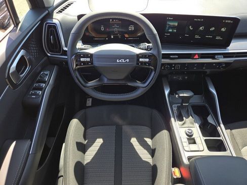 New 2026 Kia Sorento LX FWD image 8