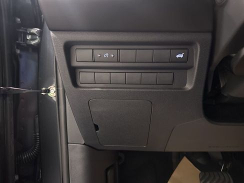 New 2025 Mitsubishi Outlander SE image 20