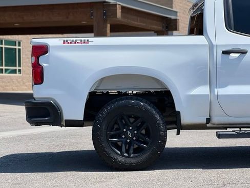 Used 2021 Chevrolet Silverado 1500 Custom Trail Boss AWD/4WD image 9