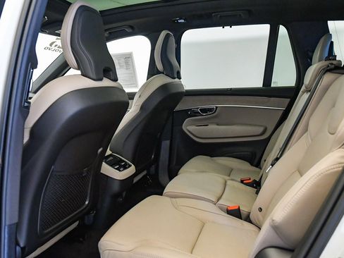 Certified 2025 Volvo XC90 B6 Ultra w/ Protection Package Premier image 19