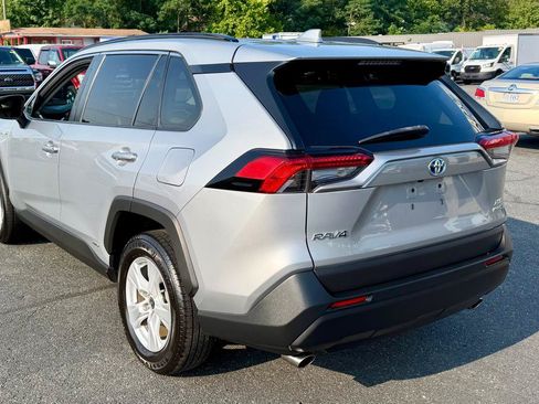Used 2021 Toyota RAV4 XLE w/ Convenience Package AWD/4WD image 8