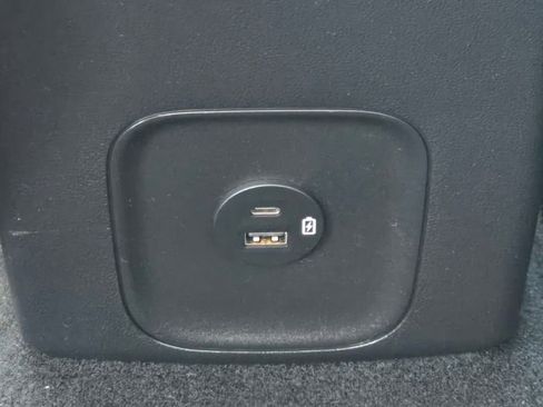 Used 2022 Ford Escape SEL w/ Technology Package image 19