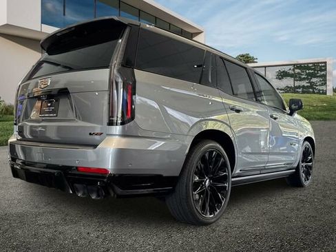 New 2026 Cadillac Escalade V AWD/4WD image 3