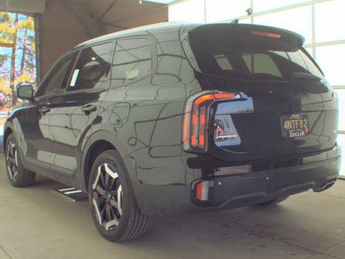 Used 2024 Kia Telluride EX w/ EX Captain's Chair Package AWD/4WD image 4